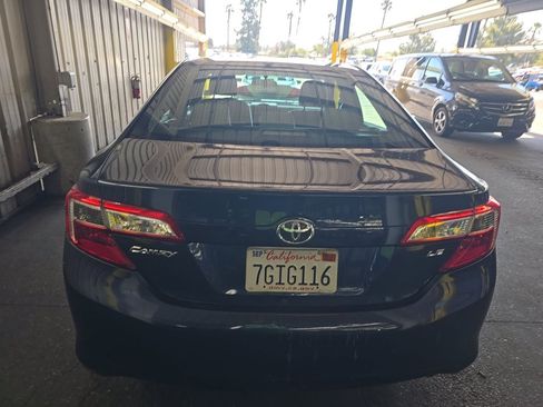 Used 2014 Toyota Camry LE FWD image 5