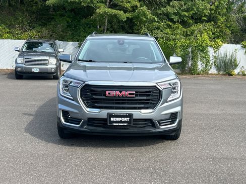 Used 2023 GMC Terrain SLE w/ Driver Convenience Package AWD/4WD image 32