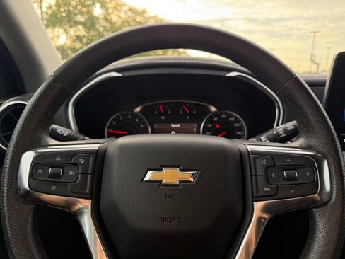 Used 2025 Chevrolet Blazer LT FWD image 11