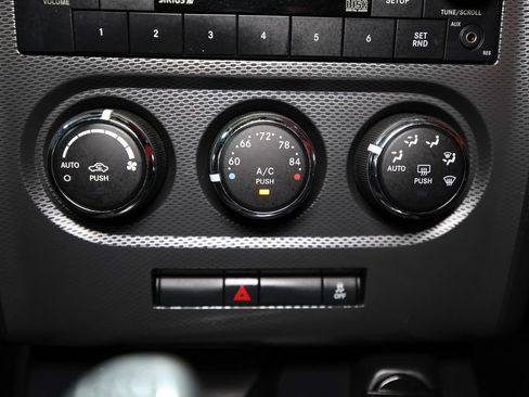 Used 2013 Dodge Challenger R/T RWD image 19