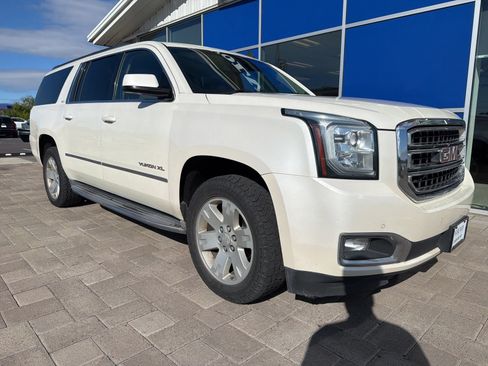 Used 2015 GMC Yukon XL SLT w/ Open Road Package AWD/4WD image 2