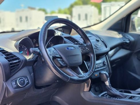 Certified 2017 Ford Escape SE w/ SE Sport Appearance Package AWD/4WD image 19