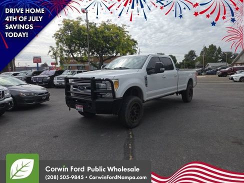 Used 2017 Ford F350 Lariat w/ Lariat Value Package AWD/4WD image 3