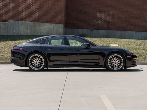 Used 2020 Porsche Panamera 4 AWD/4WD image 3