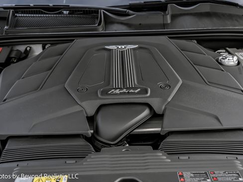 Used 2023 Bentley Bentayga Plug-In Hybrid image 19