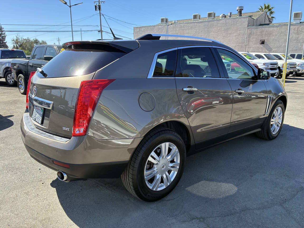 Used 2014 Cadillac SRX Luxury w/ LPO, U-Rail D-Rings Package FWD image 2