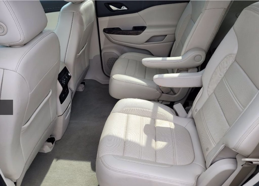 Used 2020 GMC Acadia Denali w/ Technology Package AWD/4WD image 5