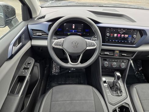 Used 2022 Volkswagen Taos SE image 12