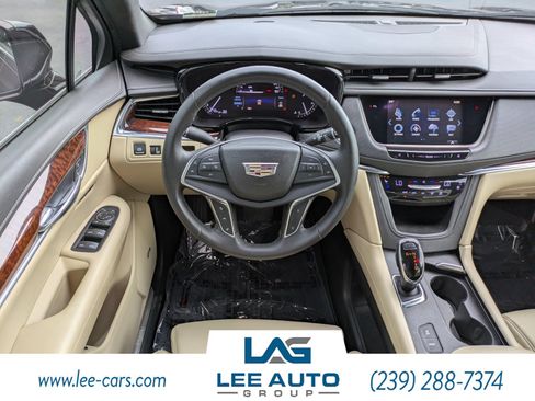Used 2017 Cadillac XT5 Premium Luxury FWD image 13