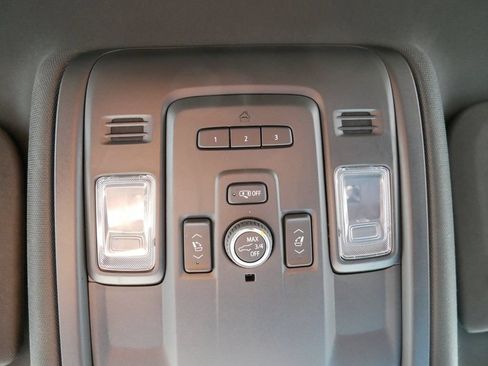 Used 2024 Cadillac Escalade ESV Luxury AWD/4WD image 24