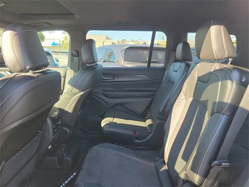 New 2025 Jeep Grand Cherokee L Altitude image 11