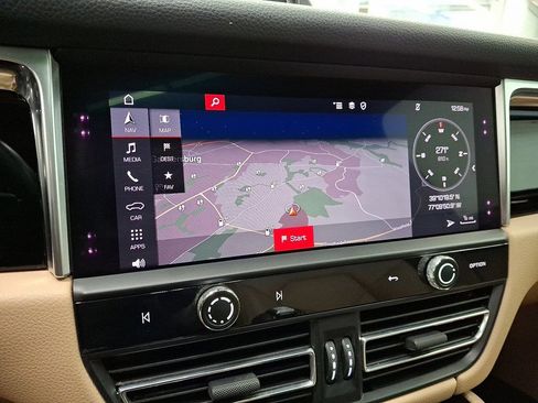 Used 2023 Porsche Macan AWD/4WD image 15