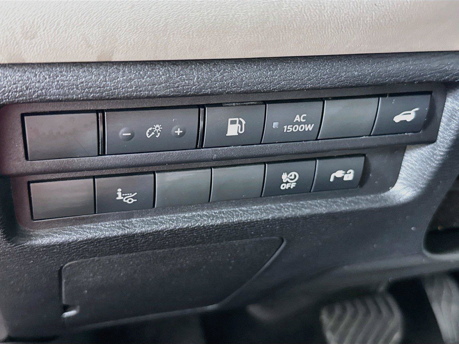 Used 2024 Mitsubishi Outlander 4WD Plug-In Hybrid image 14