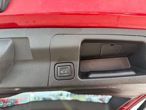Used 2021 GMC Acadia SLE w/ Driver Convenience Package FWD image 35
