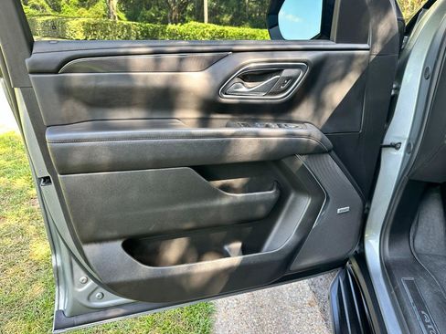 Used 2024 GMC Yukon AT4 w/ Technology Package AWD/4WD image 9
