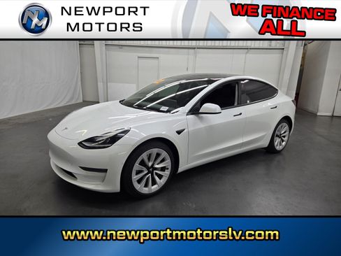 Used 2022 Tesla Model 3 RWD image 1