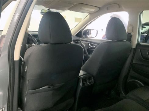 Used 2018 Nissan Rogue SV w/ Premium Package image 11