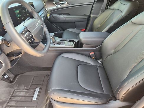New 2026 Kia Sportage EX image 9