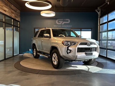 Used 2020 Toyota 4Runner SR5 AWD/4WD image 1