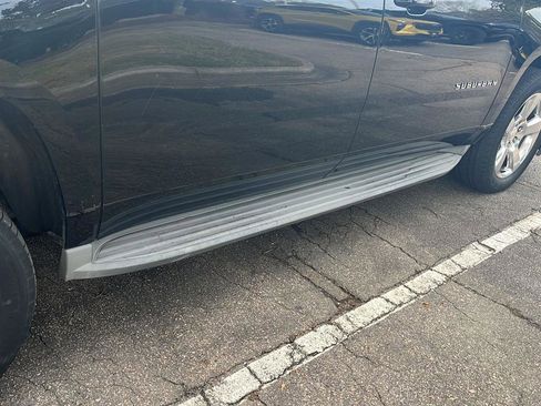 Used 2015 Chevrolet Suburban LT w/ Luxury Package image 25