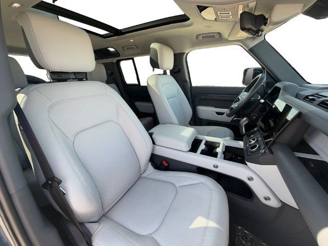 Certified 2026 Land Rover Defender 110 X-Dynamic SE AWD/4WD image 16