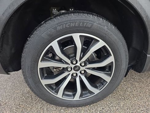 Used 2024 Ford Explorer ST-Line w/ Class IV Trailer Tow Package image 13