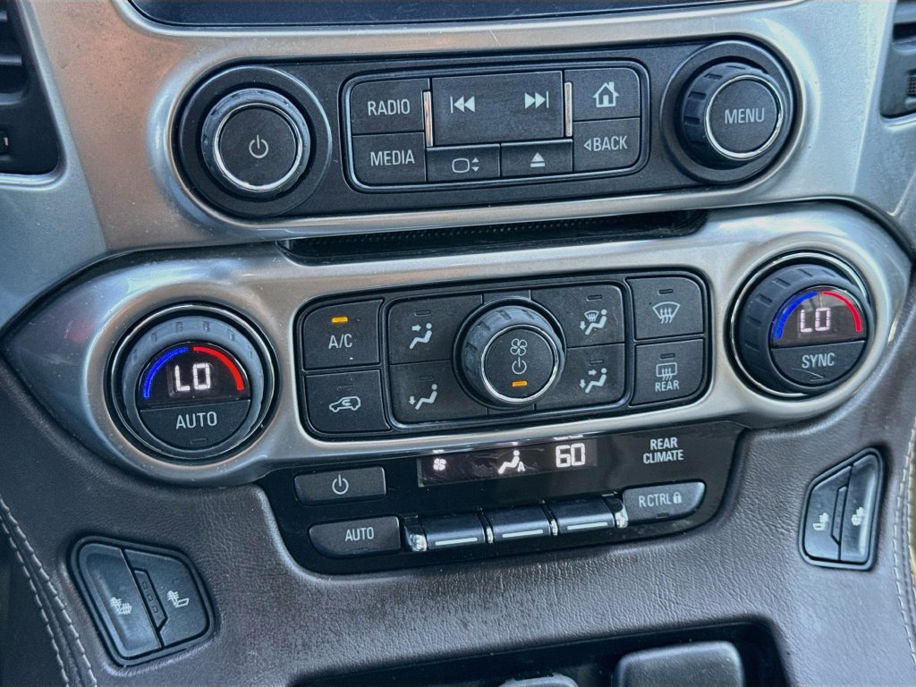 Used 2018 Chevrolet Suburban LT RWD image 16
