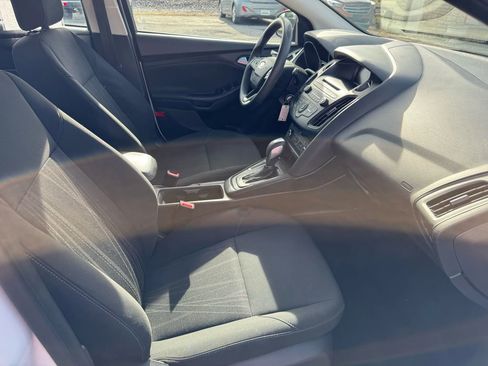 Used 2015 Ford Focus SE image 31
