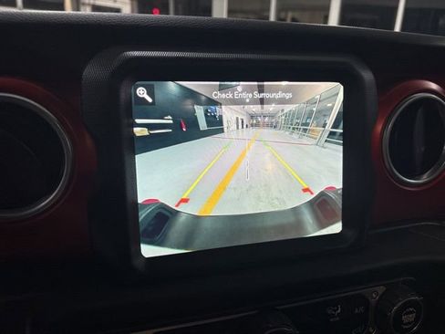 Used 2020 Jeep Gladiator Rubicon image 22