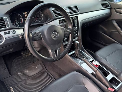 Used 2012 Volkswagen Passat TDI SE image 9