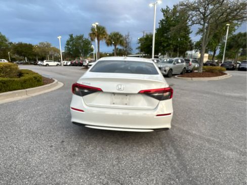 Used 2022 Honda Civic EX image 16