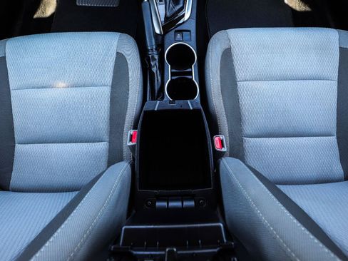 Used 2017 Toyota Corolla LE w/ Carpet Mat Package (TMS) FWD image 28