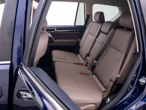 Used 2022 Lexus GX 460 Premium w/ Premium Package AWD/4WD image 16