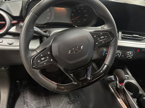 Used 2024 Chevrolet Trax RS w/ Driver Confidence Package FWD image 9