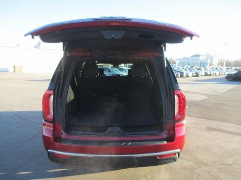 Certified 2023 GMC Yukon XL SLT w/ SLT Premium Package image 7