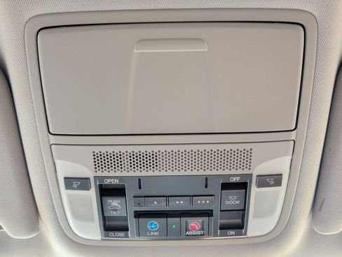 Used 2018 Acura MDX w/ Advance & Entertainment Pac FWD image 22