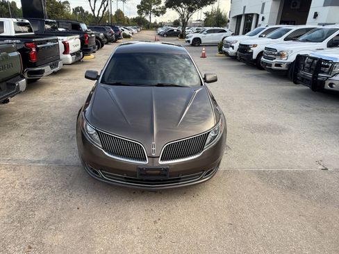 Used 2016 Lincoln MKS FWD image 38