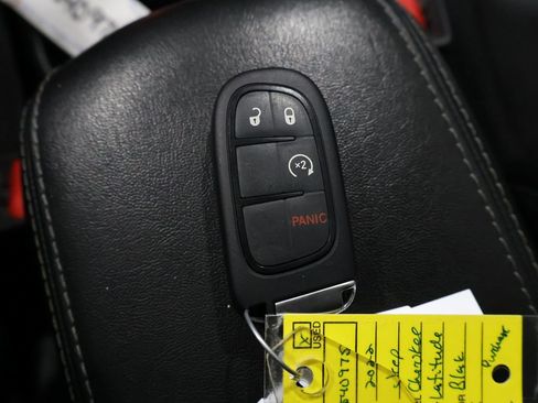 Certified 2022 Jeep Cherokee Latitude Lux image 26