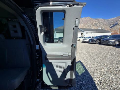 Used 2016 Ford F550 4x4 SuperCab Super Duty image 9