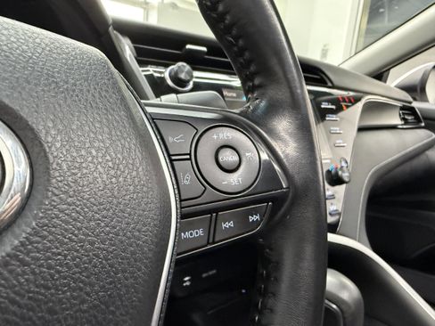 Used 2019 Toyota Camry SE image 17
