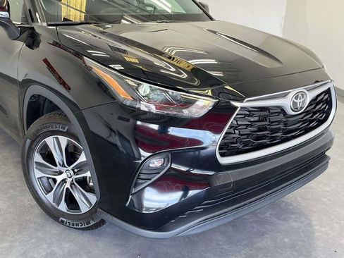 Used 2023 Toyota Highlander XLE image 7