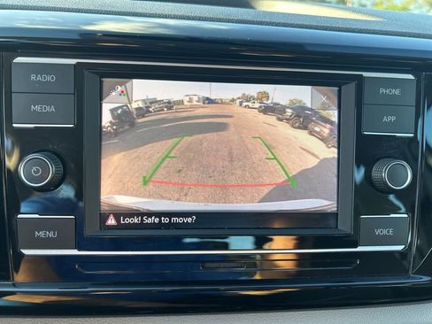 Used 2022 Volkswagen Taos S image 14