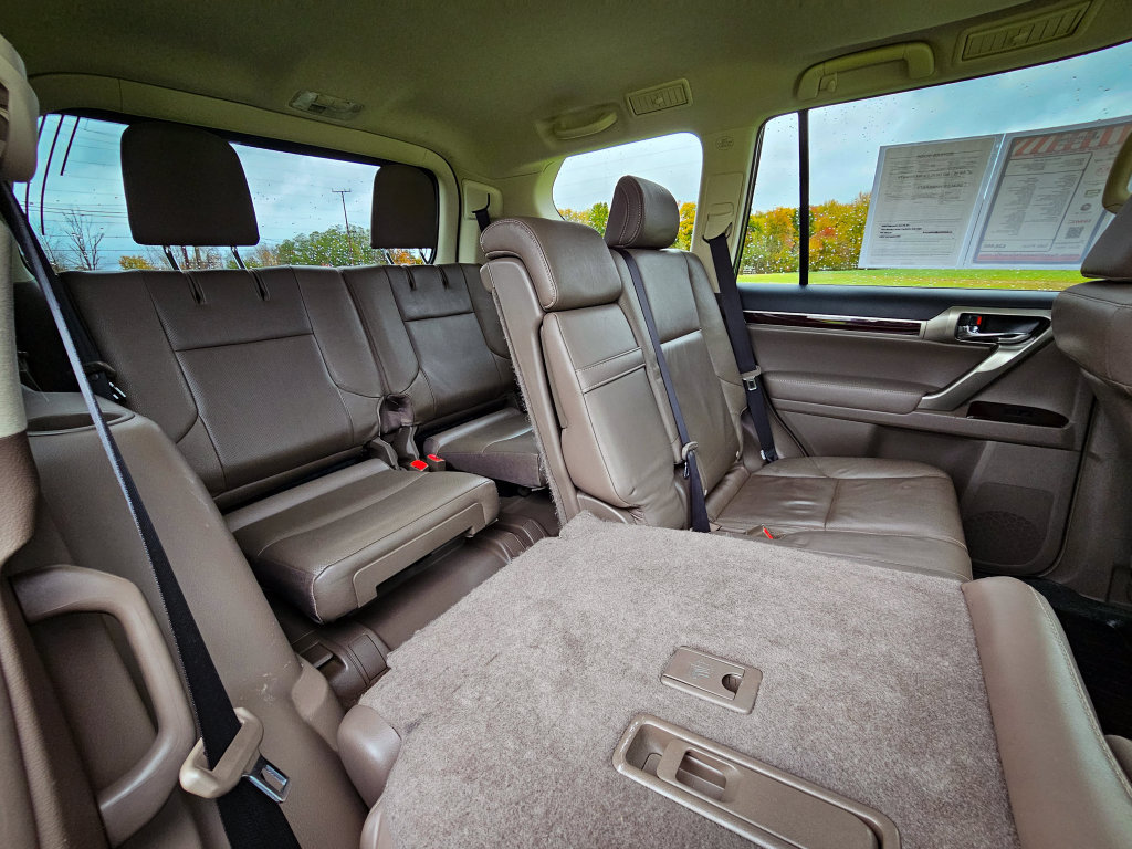 Used 2014 Lexus GX 460 w/ Premium Package AWD/4WD image 46