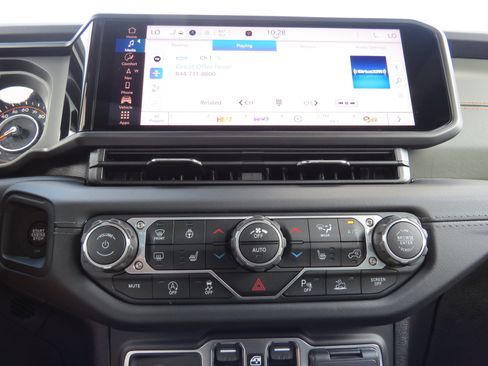 New 2025 Jeep Gladiator Mojave image 27