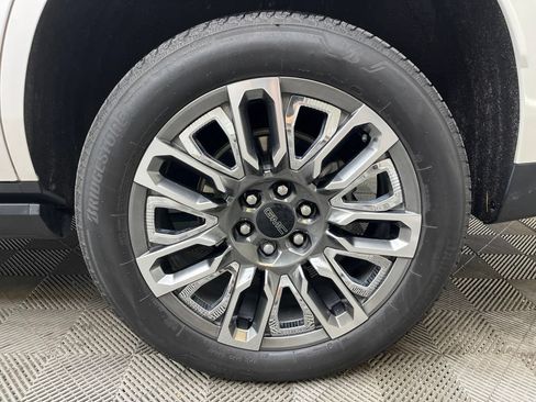 Used 2024 GMC Yukon Denali Ultimate AWD/4WD image 5