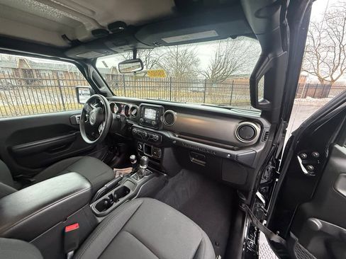 Used 2019 Jeep Wrangler Sport image 13