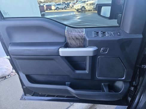 Used 2019 Ford F250 Lariat w/ Lariat Ultimate Package image 21