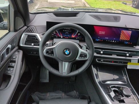 New 2026 BMW X5 xDrive40i w/ M Sport Package AWD/4WD image 16