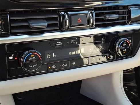 Used 2022 Nissan Pathfinder SV AWD/4WD image 14