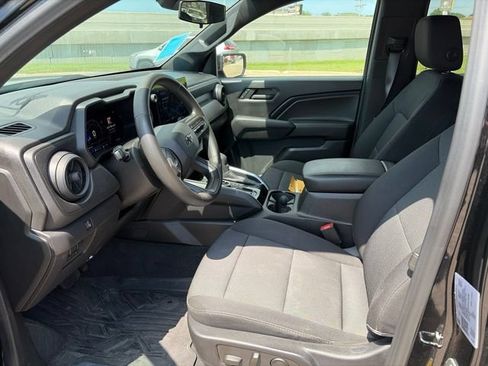 Used 2024 Chevrolet Colorado Trail Boss w/ Technology Package AWD/4WD image 6
